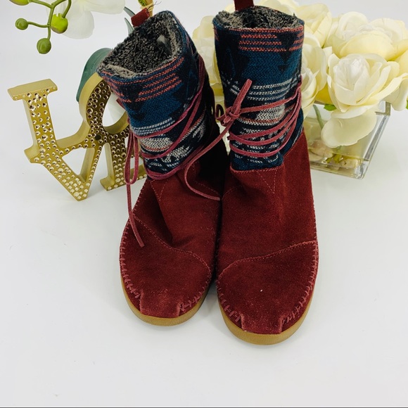 TOMS Boots - Picture 4 of 8